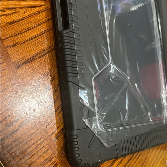 Ipad pro 12.9-inch (3rd Generation) model number  A2014Black Tablet Case - Picture 8 of 9